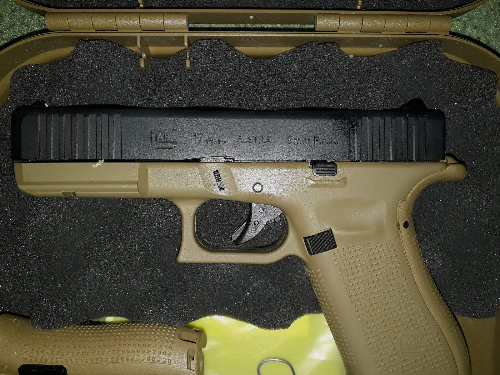 Glock 17 Gen5 Kojote 9mm PAK, NEU