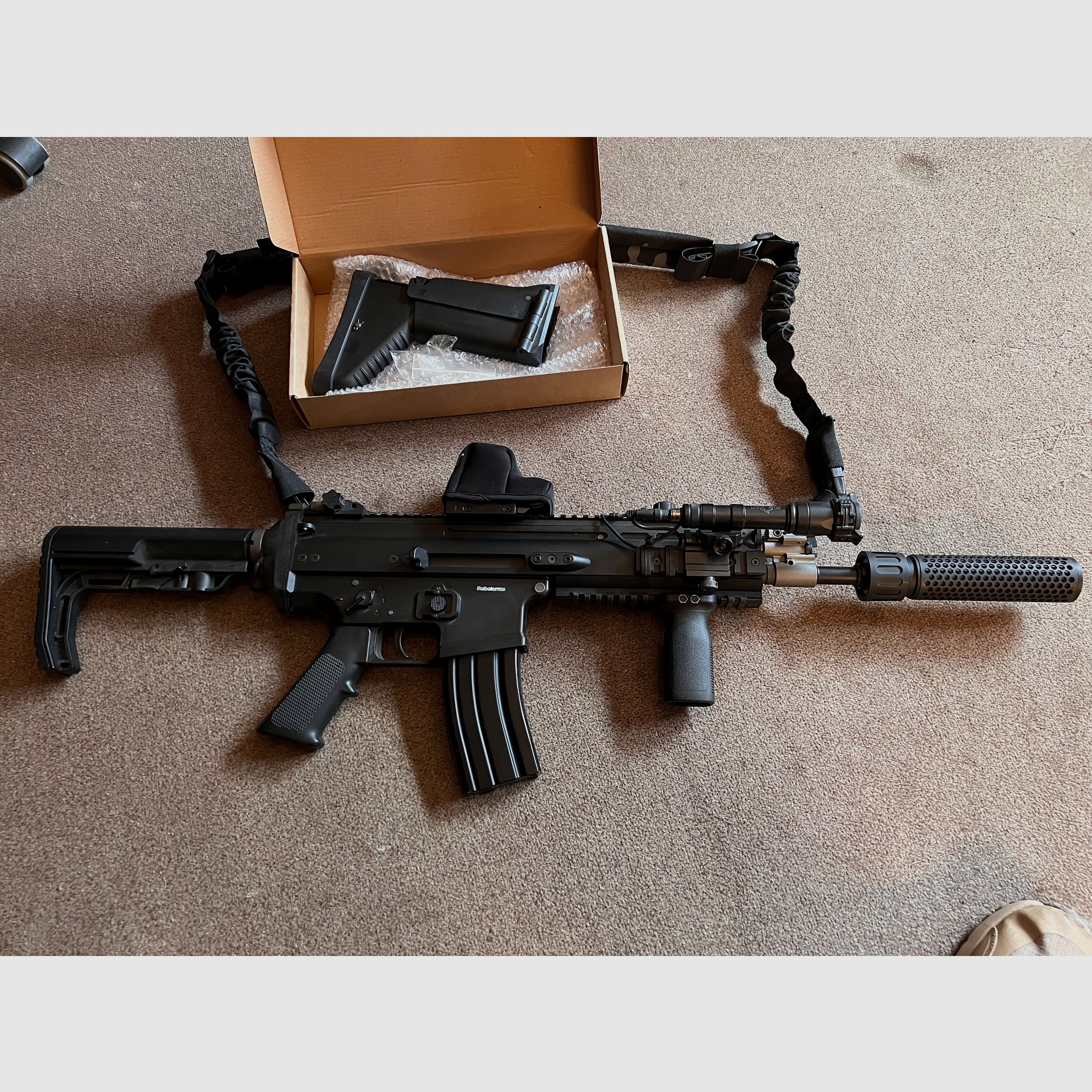 WE Scar L MK 16 in black with a lot of accessories GBB Open Bolt 6mm BB Airsoft