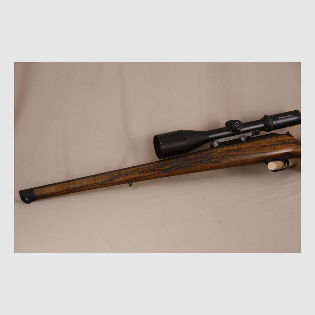 Blaser R93 Stutzen // CUSTOM MADE Handschäftung // Toll gemasertes Schaftholz!