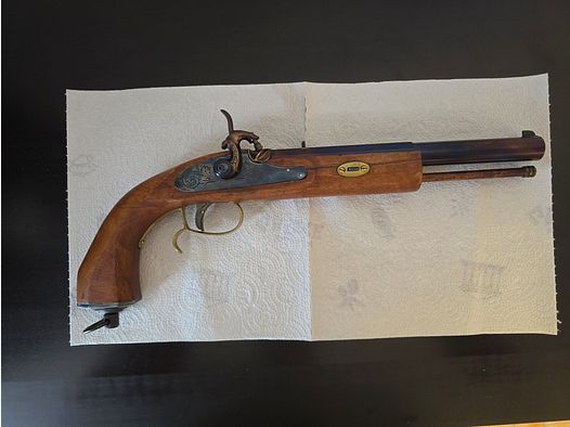 Single-shot percussion pistol (muzzleloader) – caliber .45/.50? Ardesa, Pedersoli, Investarm or Euroarms?