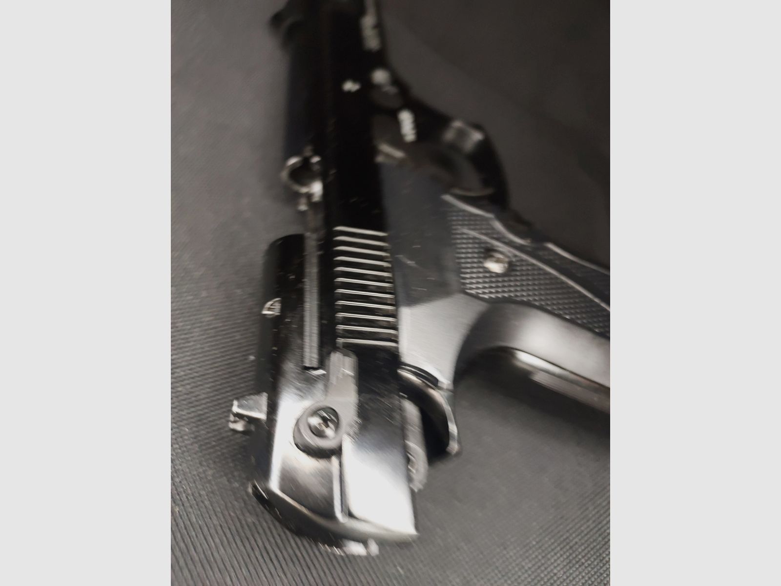 Pistola de fogueo Ekol Firat Magnum en negro, calibre 9mm P.A.K. (PTB 1112) como nueva!