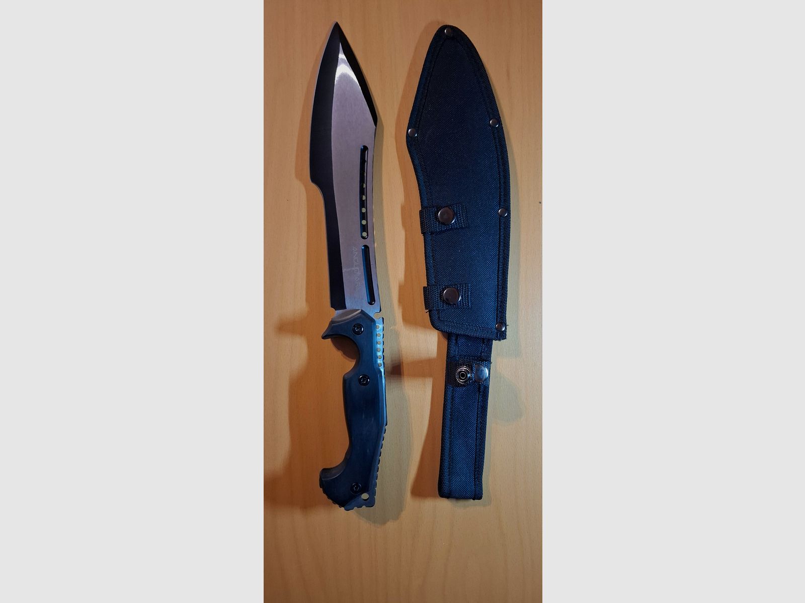<Vende. Cuchillo de campo ANGLO ARMS. Precio negociable