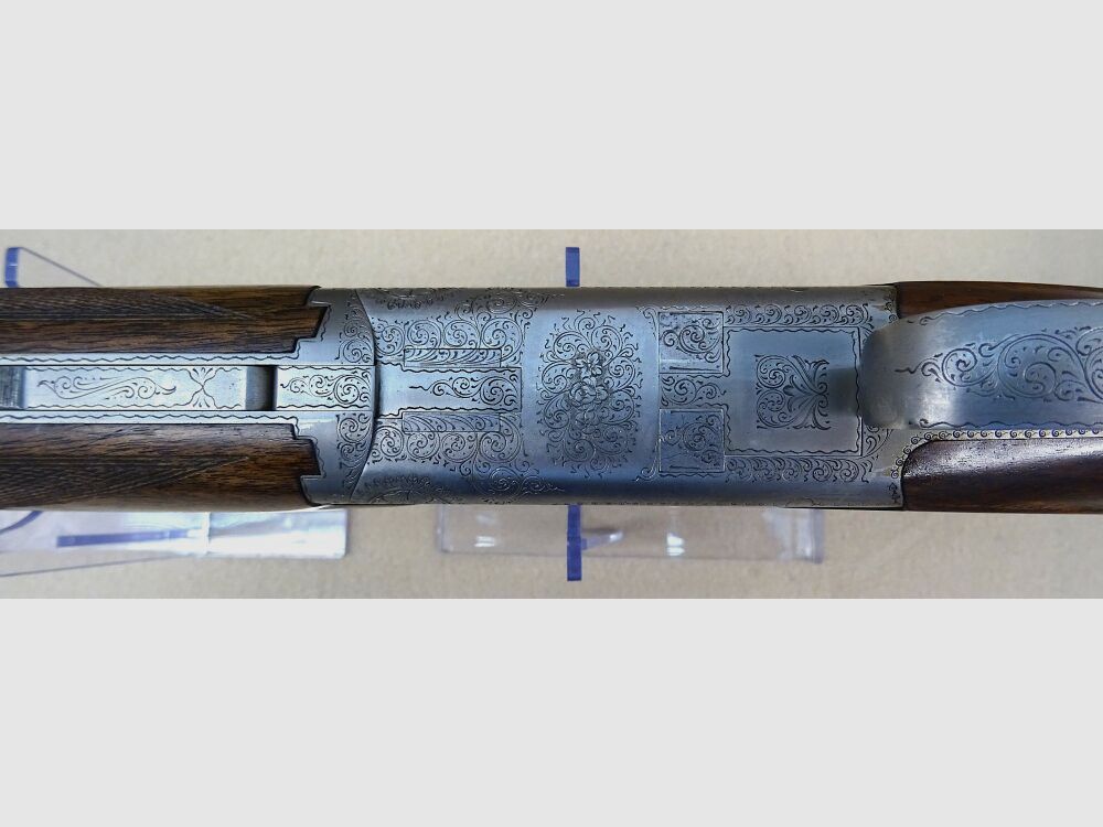 FN B 25