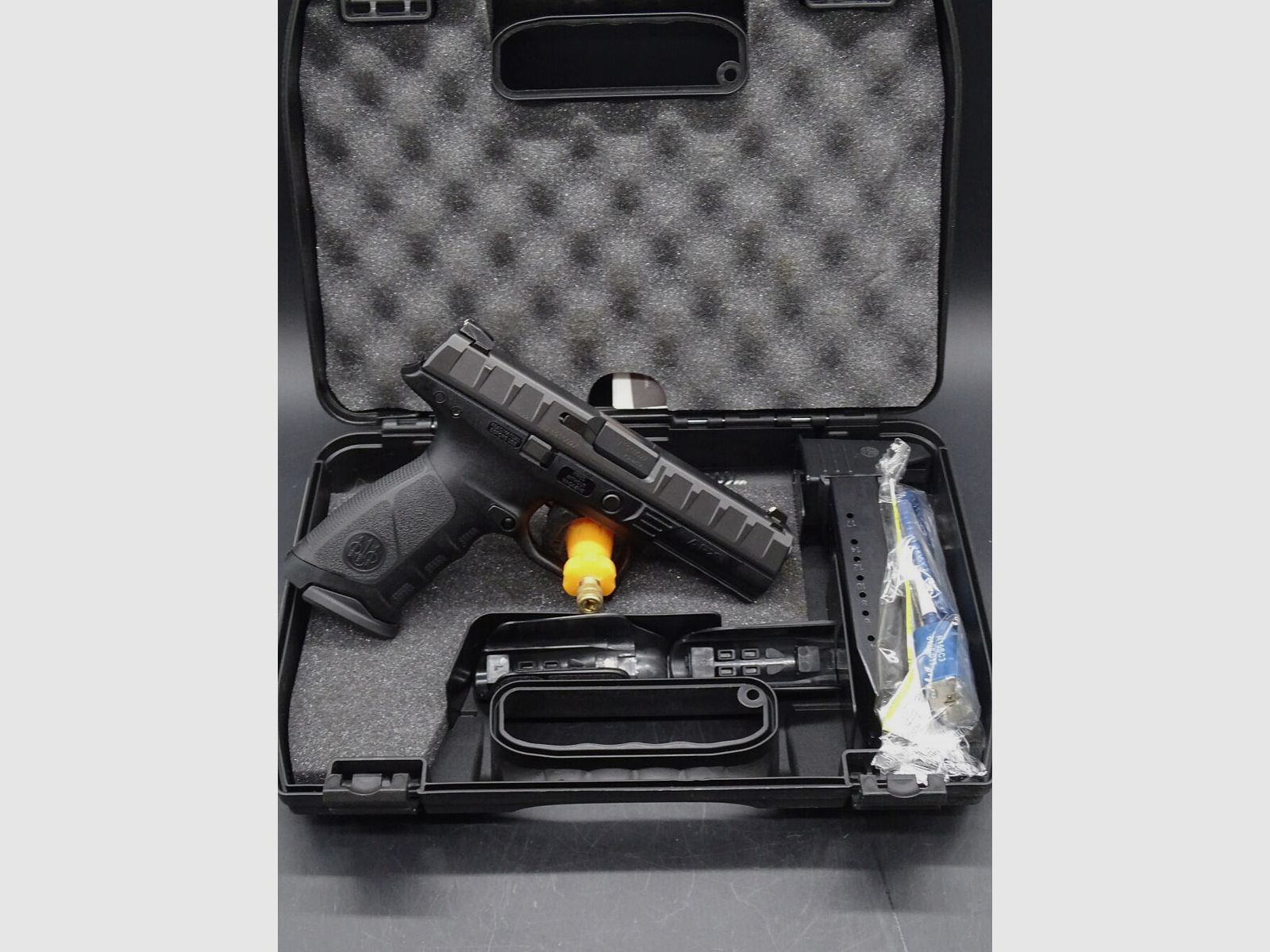 Beretta APX Kaliber 9mm Luger NEUWAFFE APX