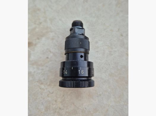 Gehmann adjustable iris with diopter adjustment