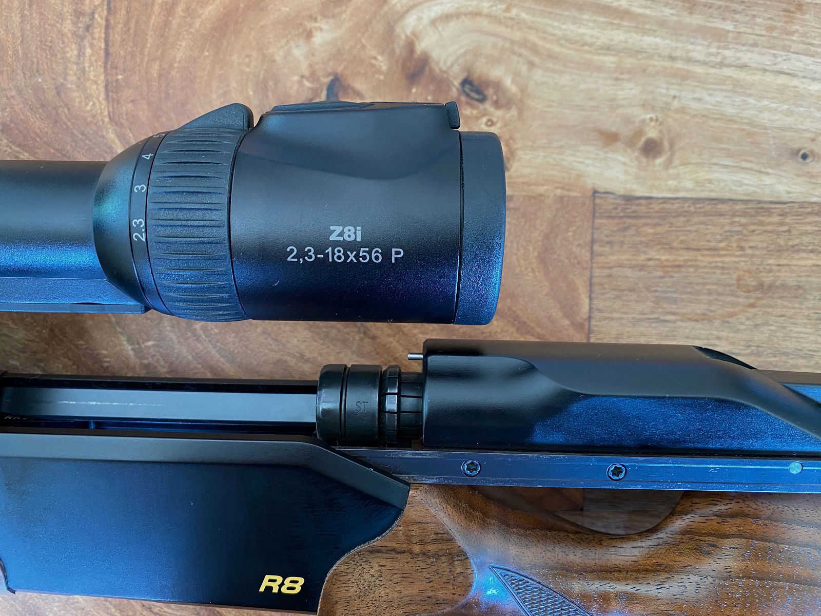 Swarovski Z8i 2,3-18x56 P SR Abs. 4A-I mit Blaser Sattelmontage und Ballistikturm