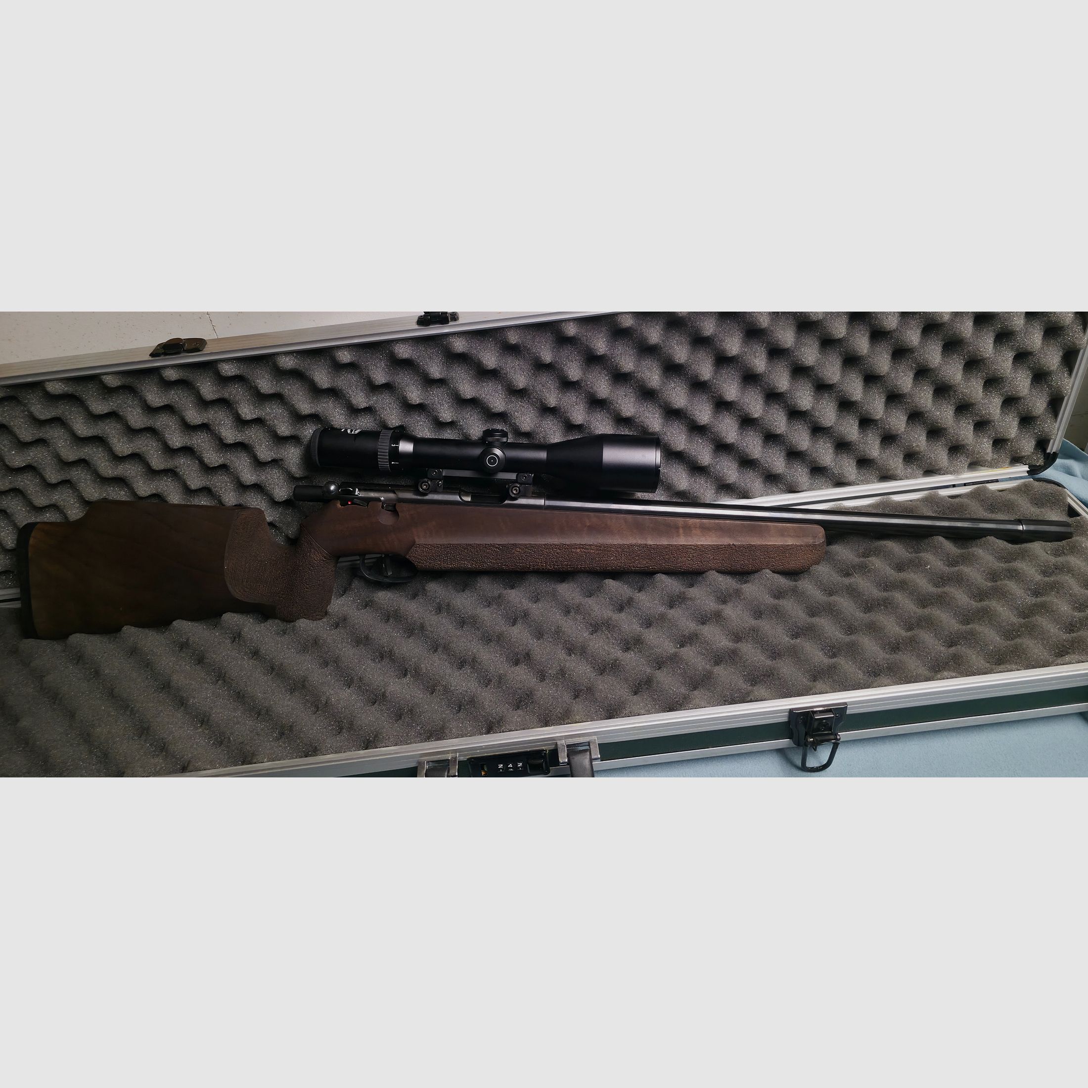 KRICO Modell 400 Kaliber .22 Hornet mit Schmidt&Bender 3-12x50