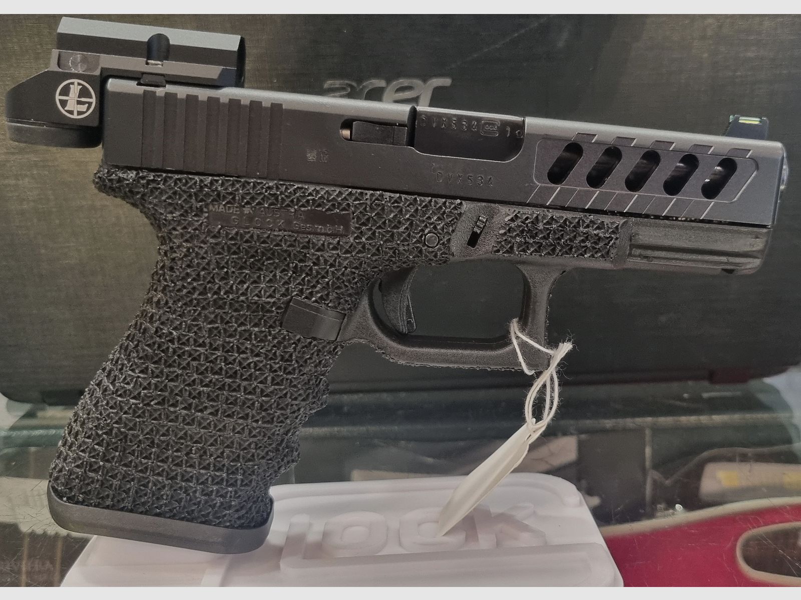 PISTOLA GLOCK 19 CAL. 9X21 CUSTOM Y RED DOT LEUPOLD (como en la foto), imagen 1 de 2