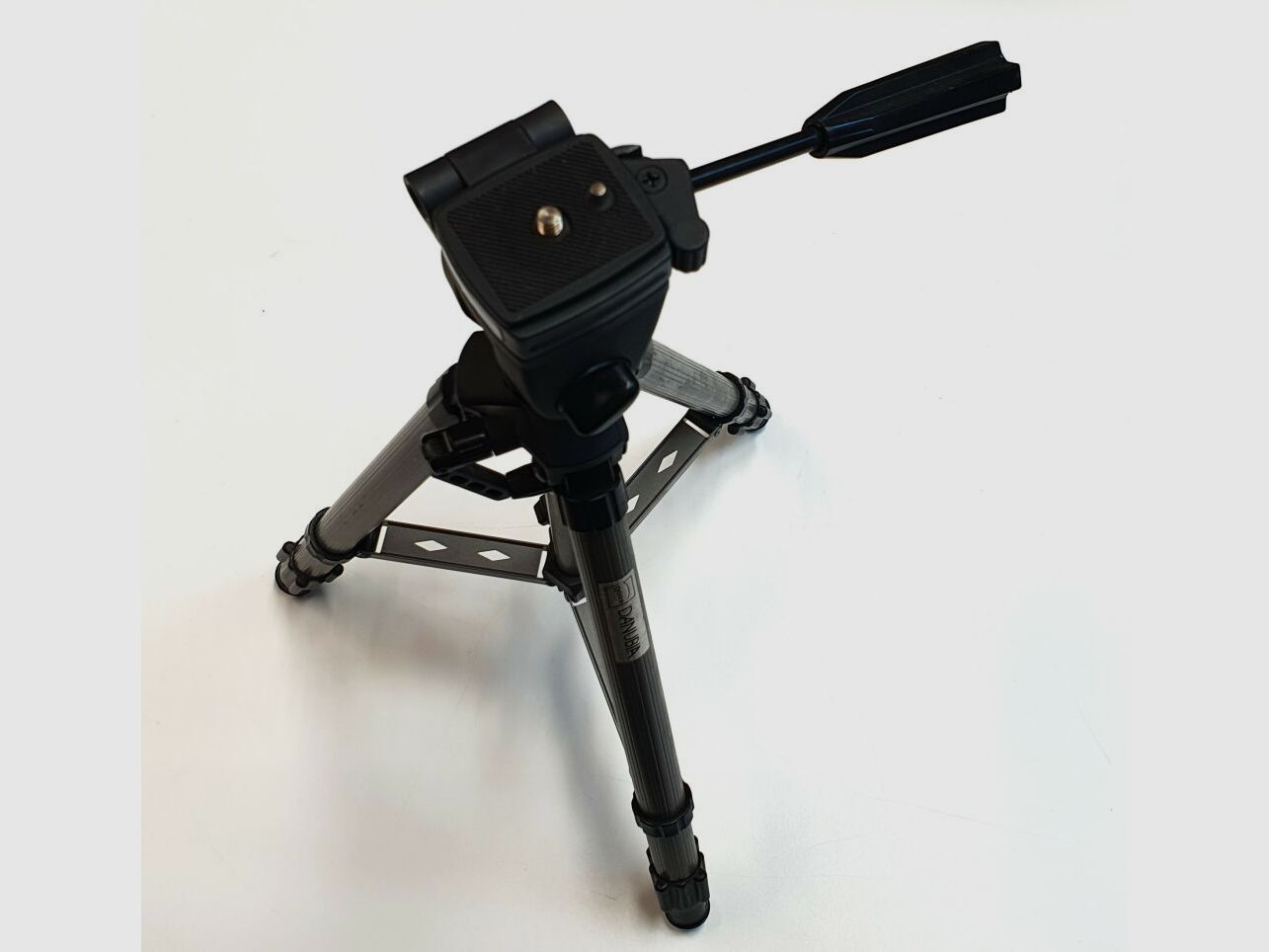 Dörr DANUBIA Dörr Danubia Spektiv D-60S / 25X mit Dreibeinstativ