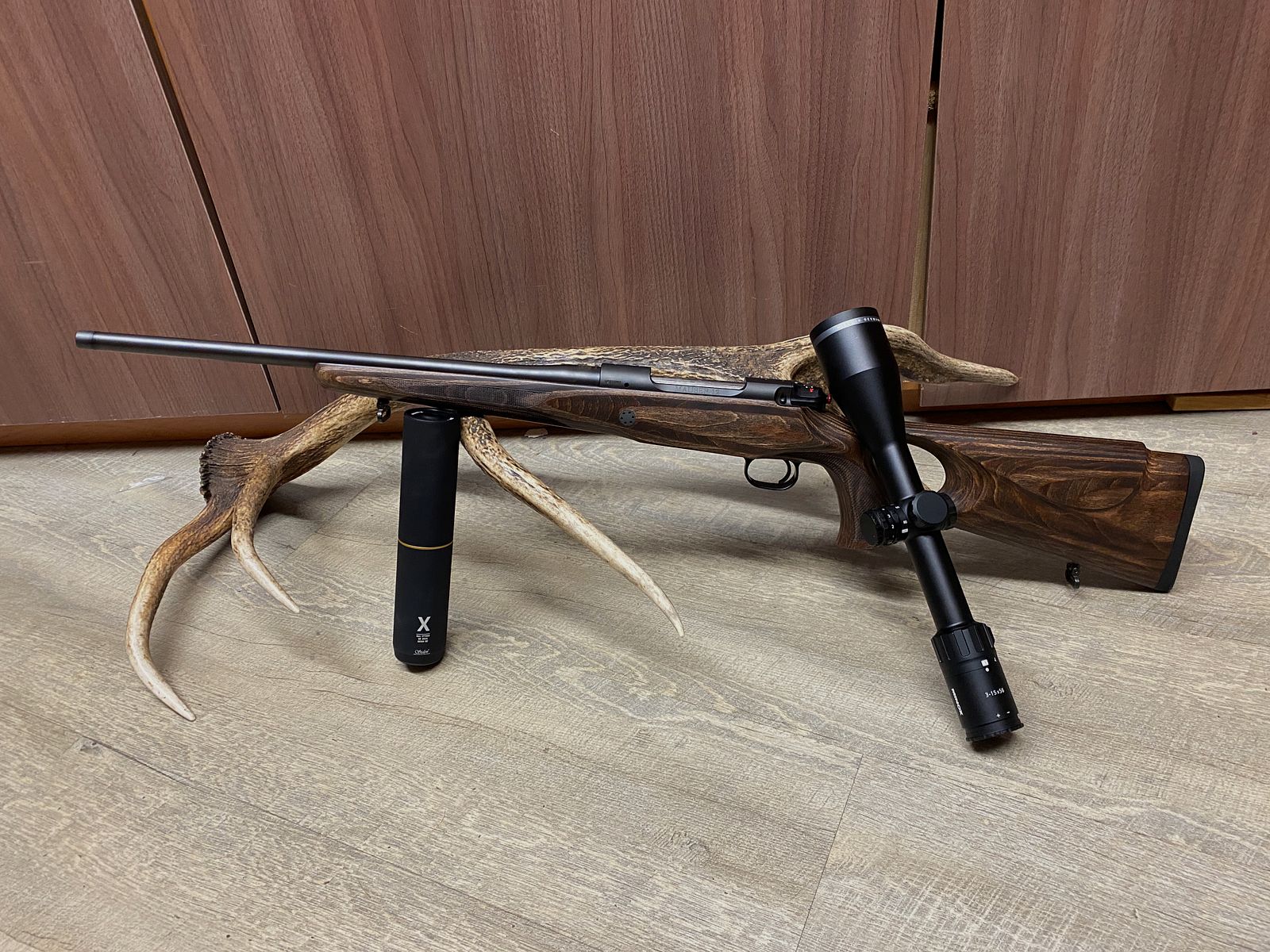 Mauser M12 Max, con Minox Allrounder 3-15x56, con riel