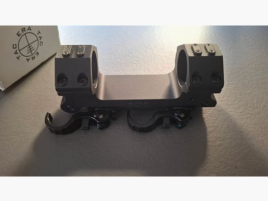 Montaje de bloque ERATAC con palanca de liberación rápida Ø 30 mm con inclinación ajustable.