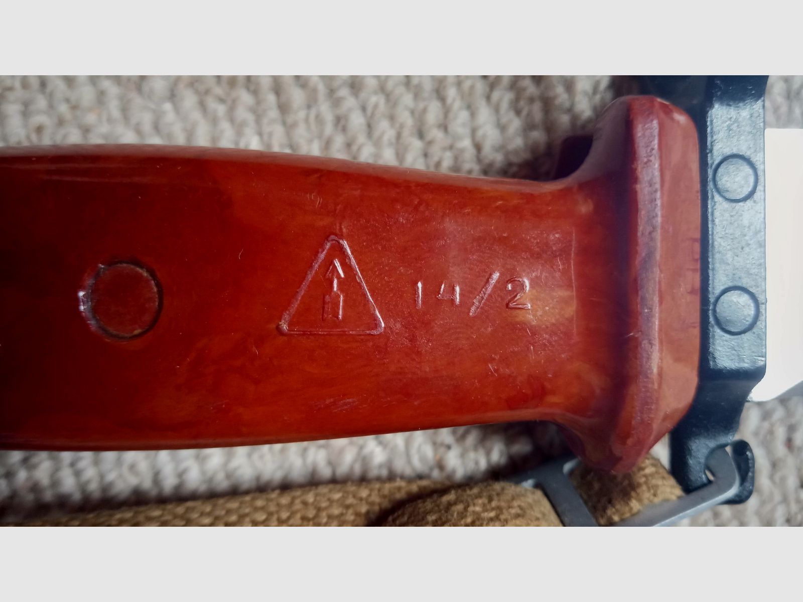 Russisches 6h4 (6x4) AK Bajonett komplett inkl. Faustriemen und Bakelit Scheide // AKM AK74 Izhmash Seitengewehr