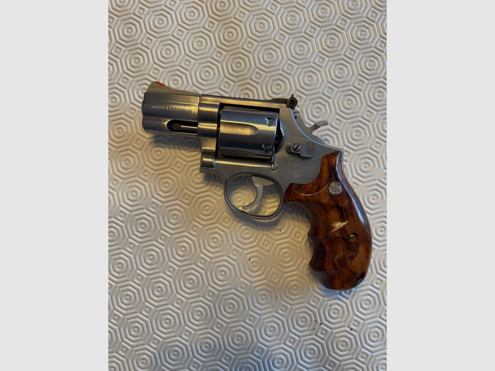 Smith & Wesson Modell 686 – Kaliber .357 Magnum – Lauflänge 2,5” – sehr wenig geschossen (ca. 10 Schuss), Bild 1 von 3