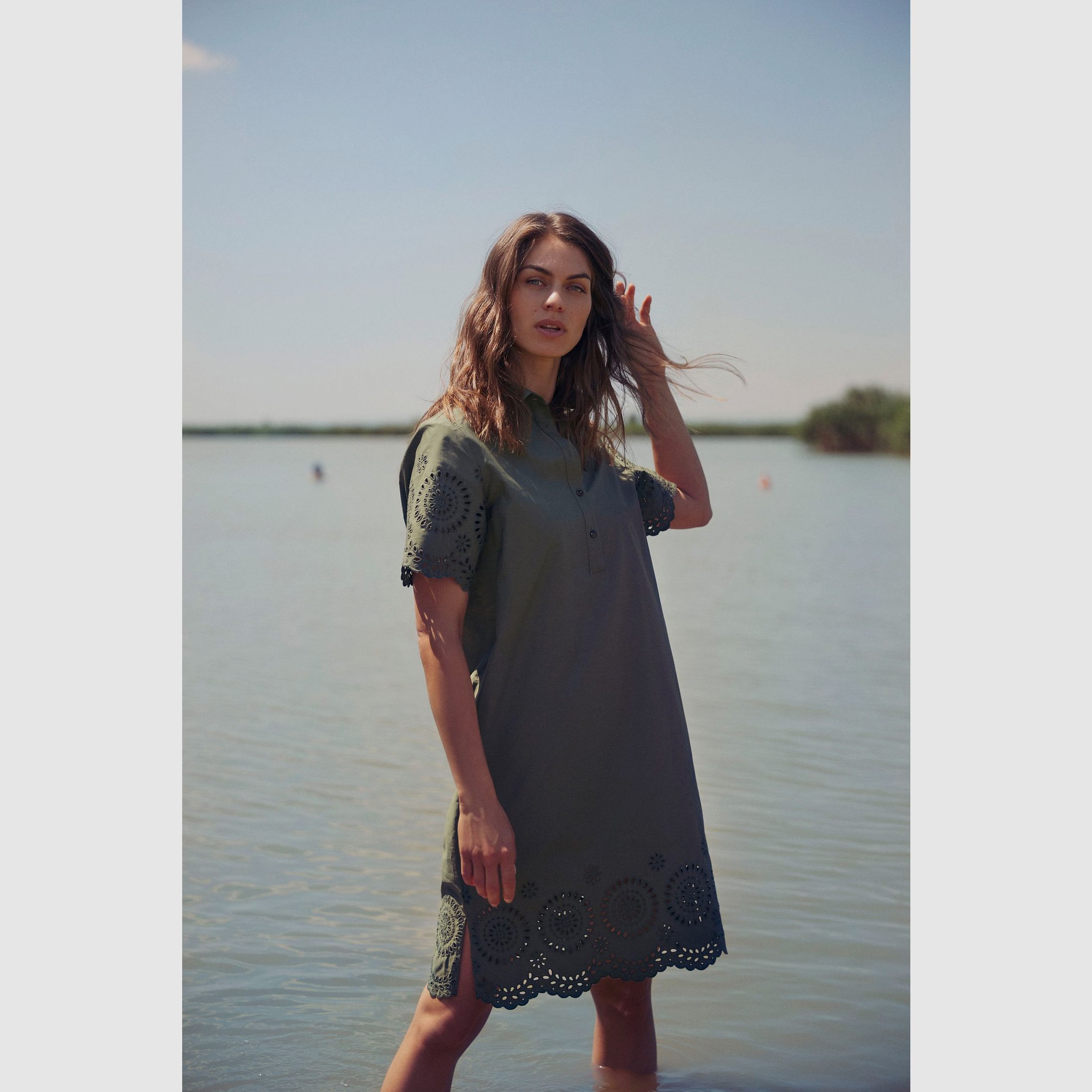 WALLMANN Kurzarmkleid mit Lochstickerei, Bild 3 von 3