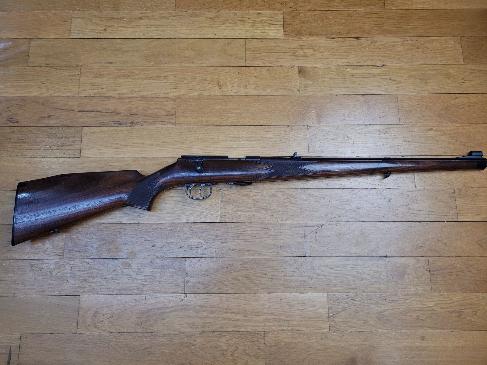 Seltene und sehr schöne Anschütz Gewehr Typ Schützen – Modell 1418 ST – Kal. 22LR – Original Anschütz Magazin – Anschütz Qualität der 60er Jahre – Ein Wunderwerk von Kleingewehr und ein Sammlerstück – TBE++, Bild 2 von 32