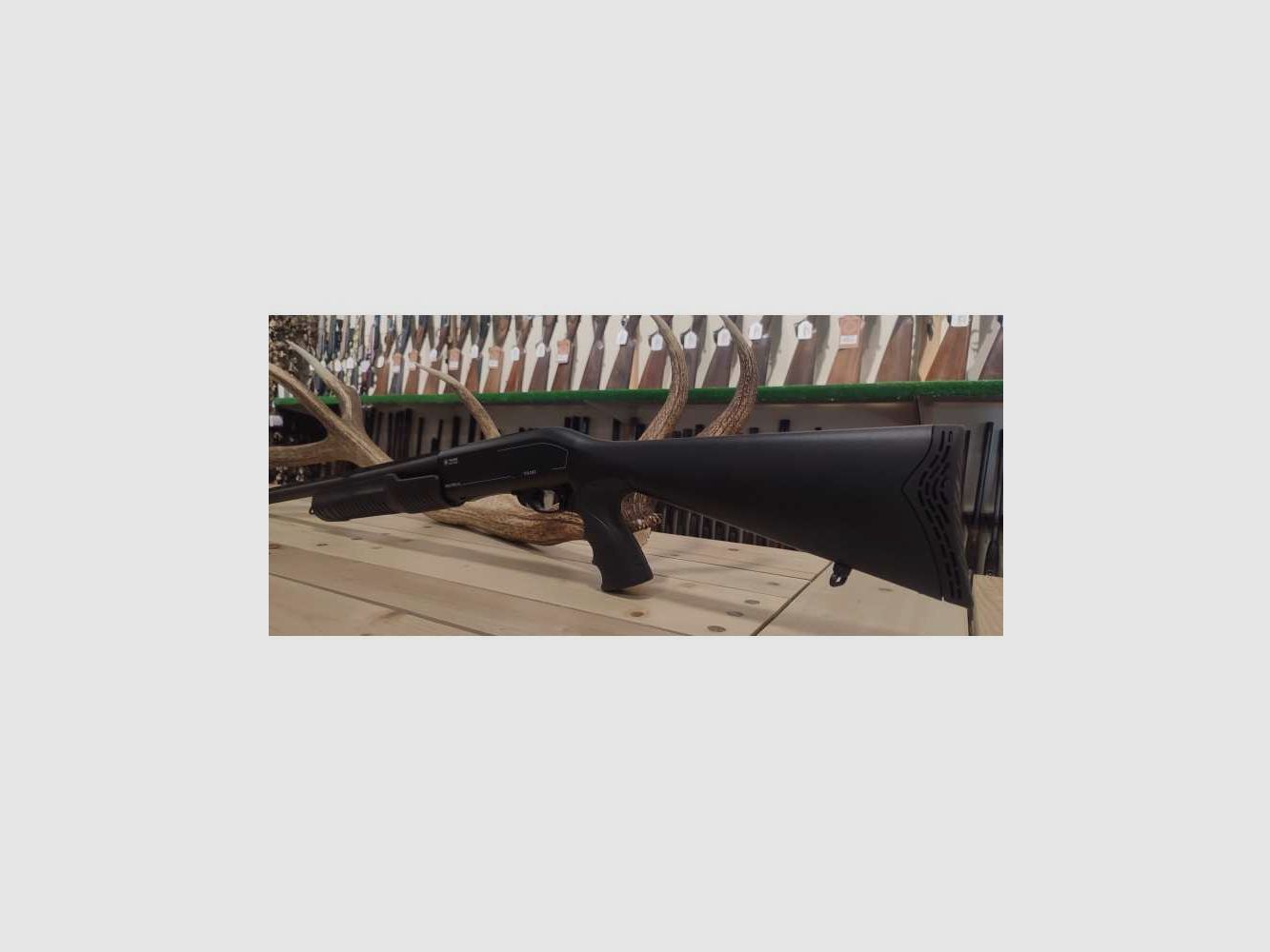 Fusil à pompe yildiz synthetique cal 12/76, image 1 sur 5