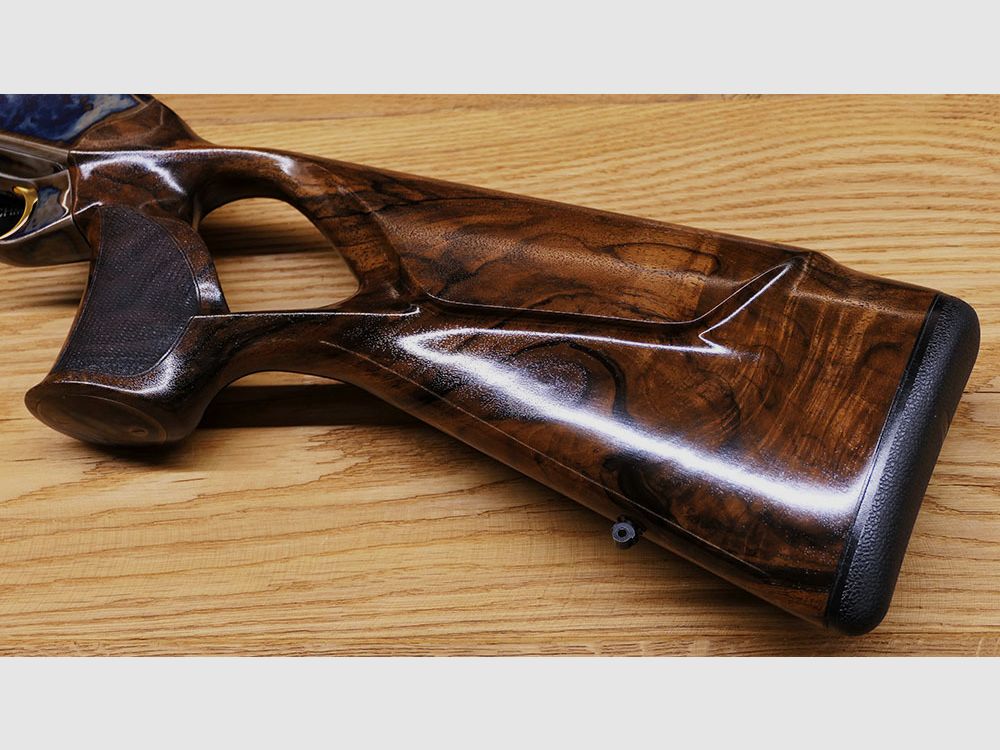 Blaser R8 culata perforada con endurecimiento de colores / sistema de acero / acabado brillante / SUEÑO DE MADERA Y ACERO