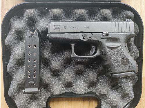 Glock 26, cal. 9mm Luger, 2 caricatori