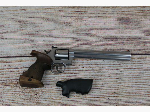 Smith & Wesson 686-5 8-3/8 Zoll