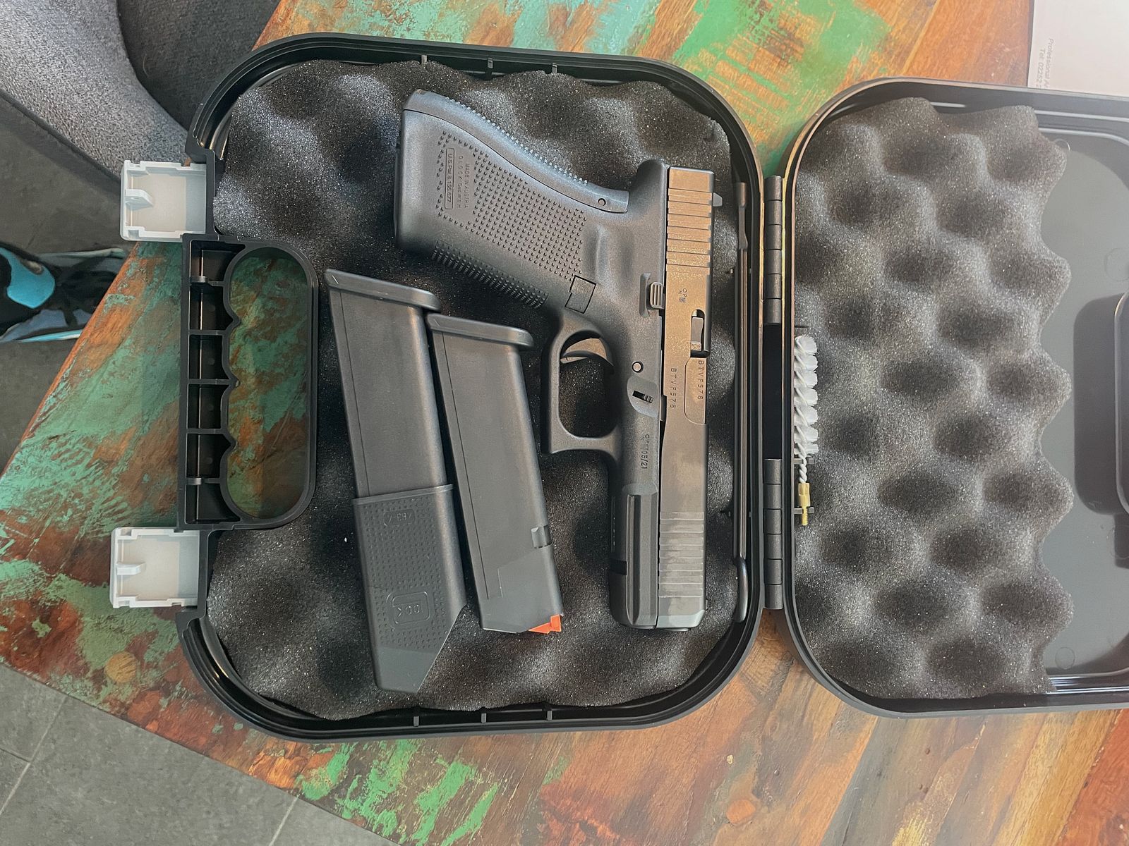 GLOCK 17, Gen5, z walizką i amunicją, nowy