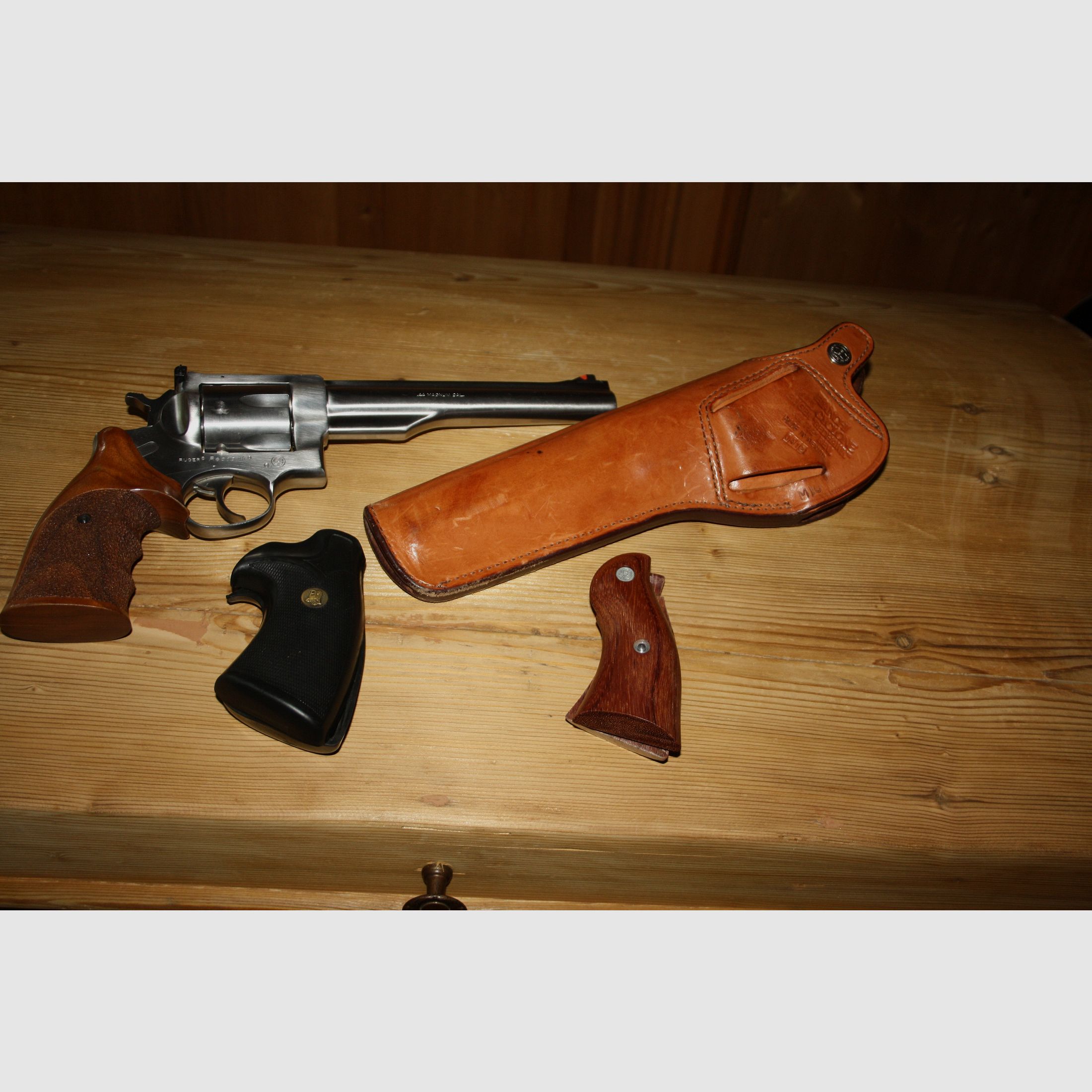Rewolwer 44 Mag. Ruger Redhawk 7,5 cala