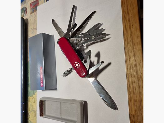 Victorinox Swiss Champ 1.6795