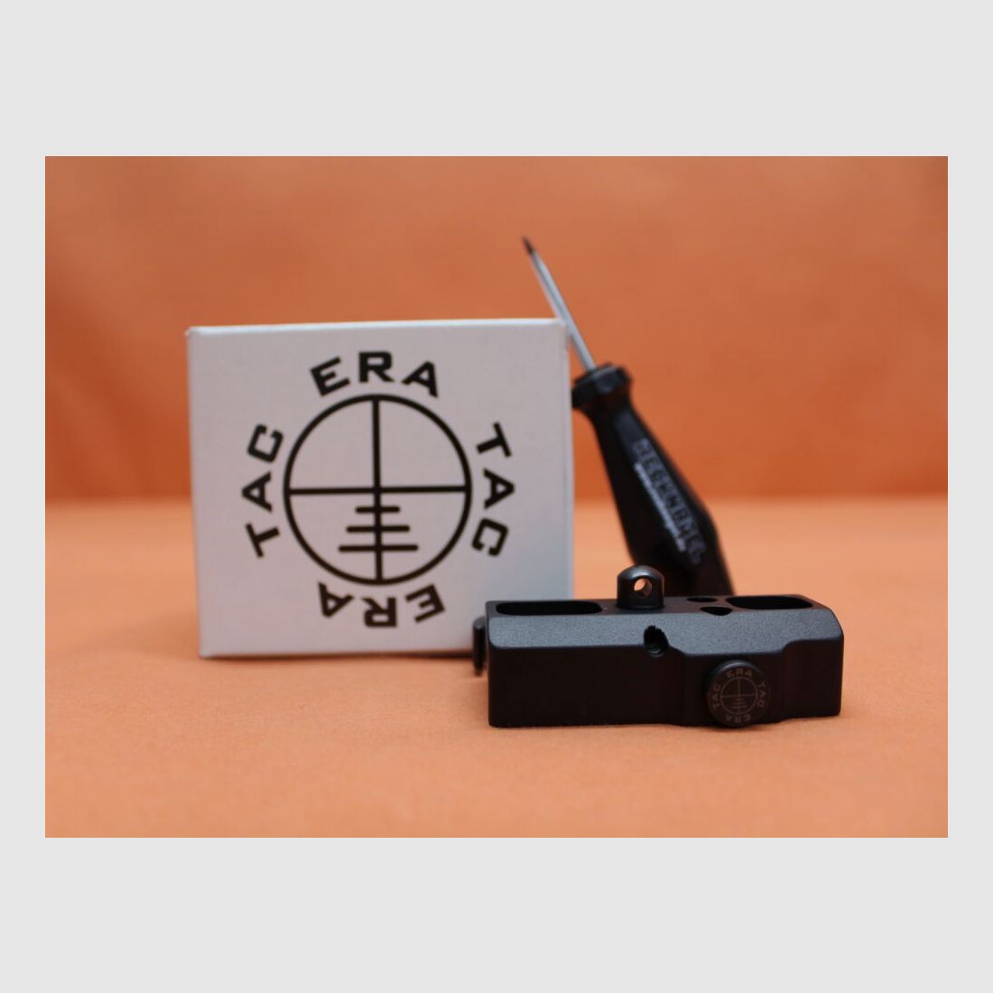 Adaptador de bípode Recknagel Era-Tac QD (T1390-0013) con palanca, tipo Harris para perfil Picatinny (con anilla para correa)