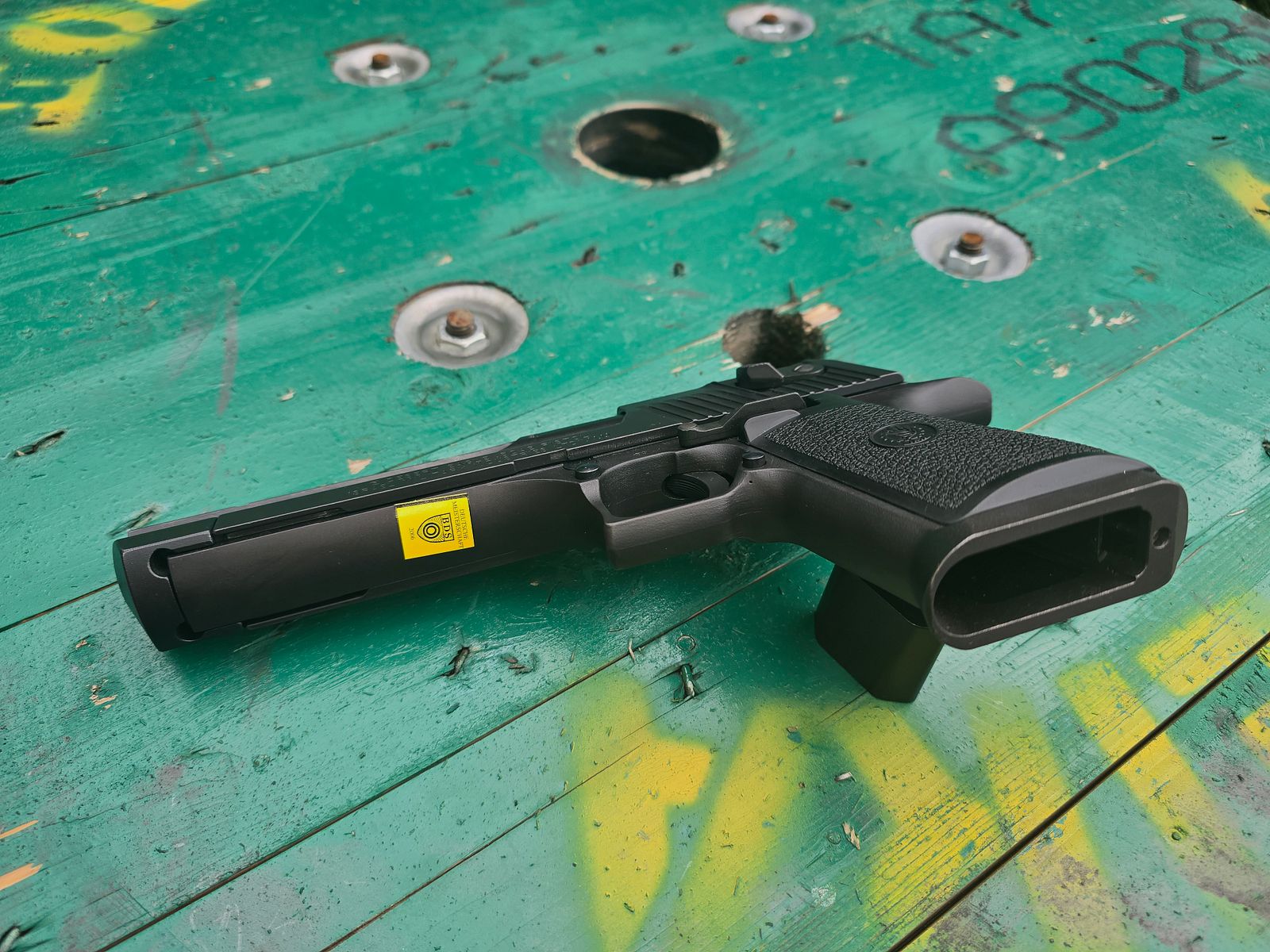 Desert Eagle Mark XIX .50 AE – Magnum Research / IMI – Bruniert
