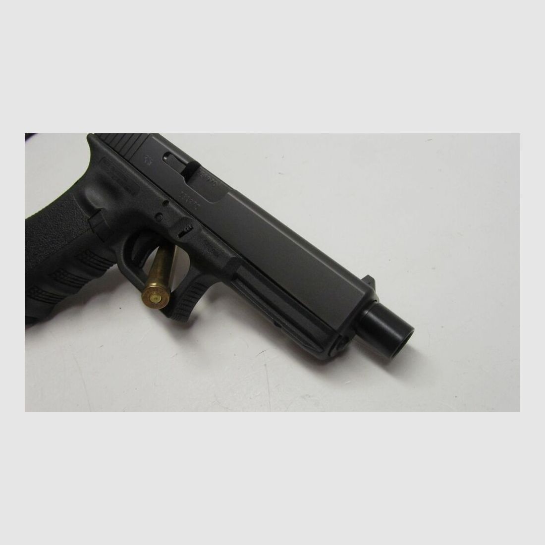 Pistola Glock 17 Gen3, 9mmLuger con canna filettata 5", come nuova 9mmLuger, immagine 4 di 5