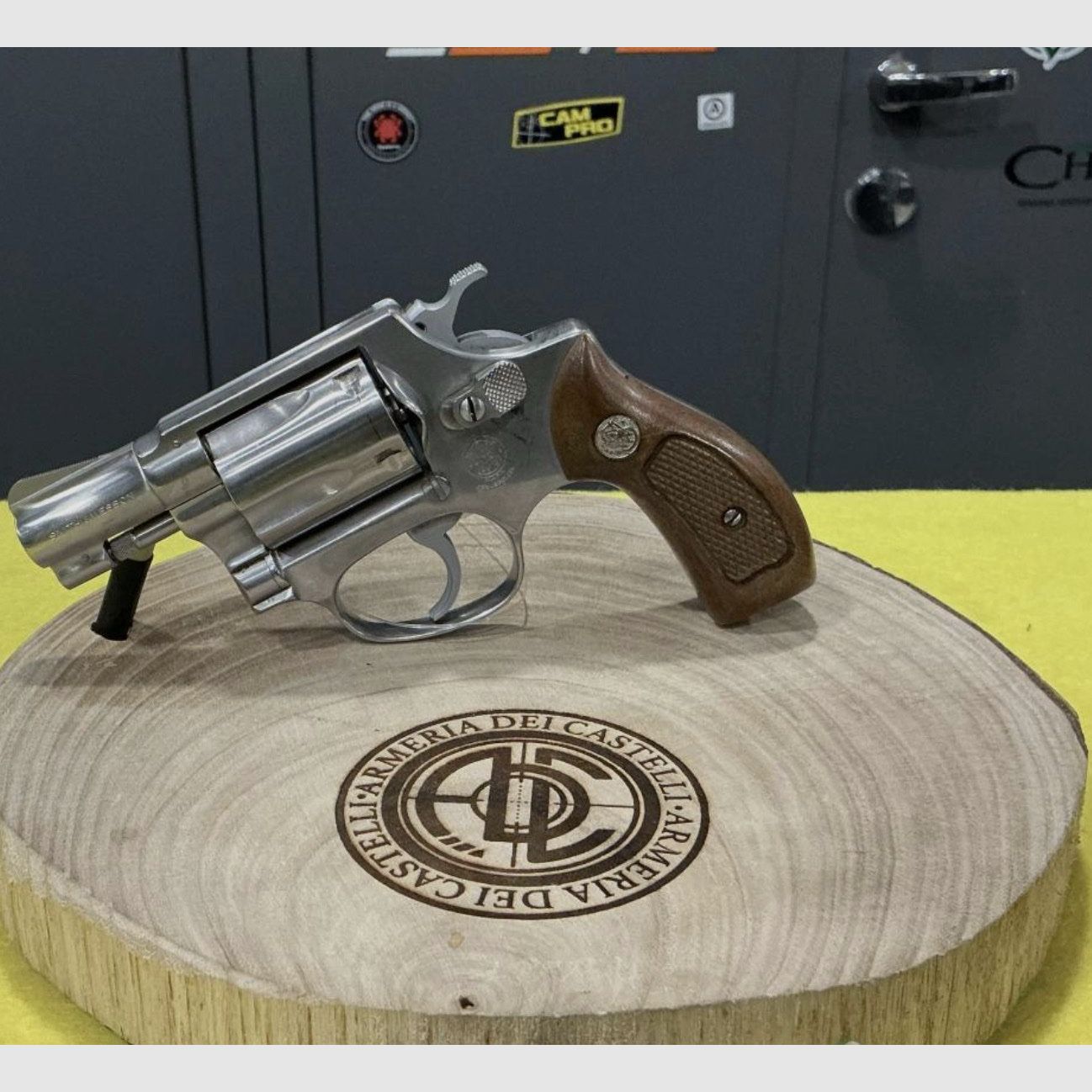 Revolver Smith & Wesson Model 60
