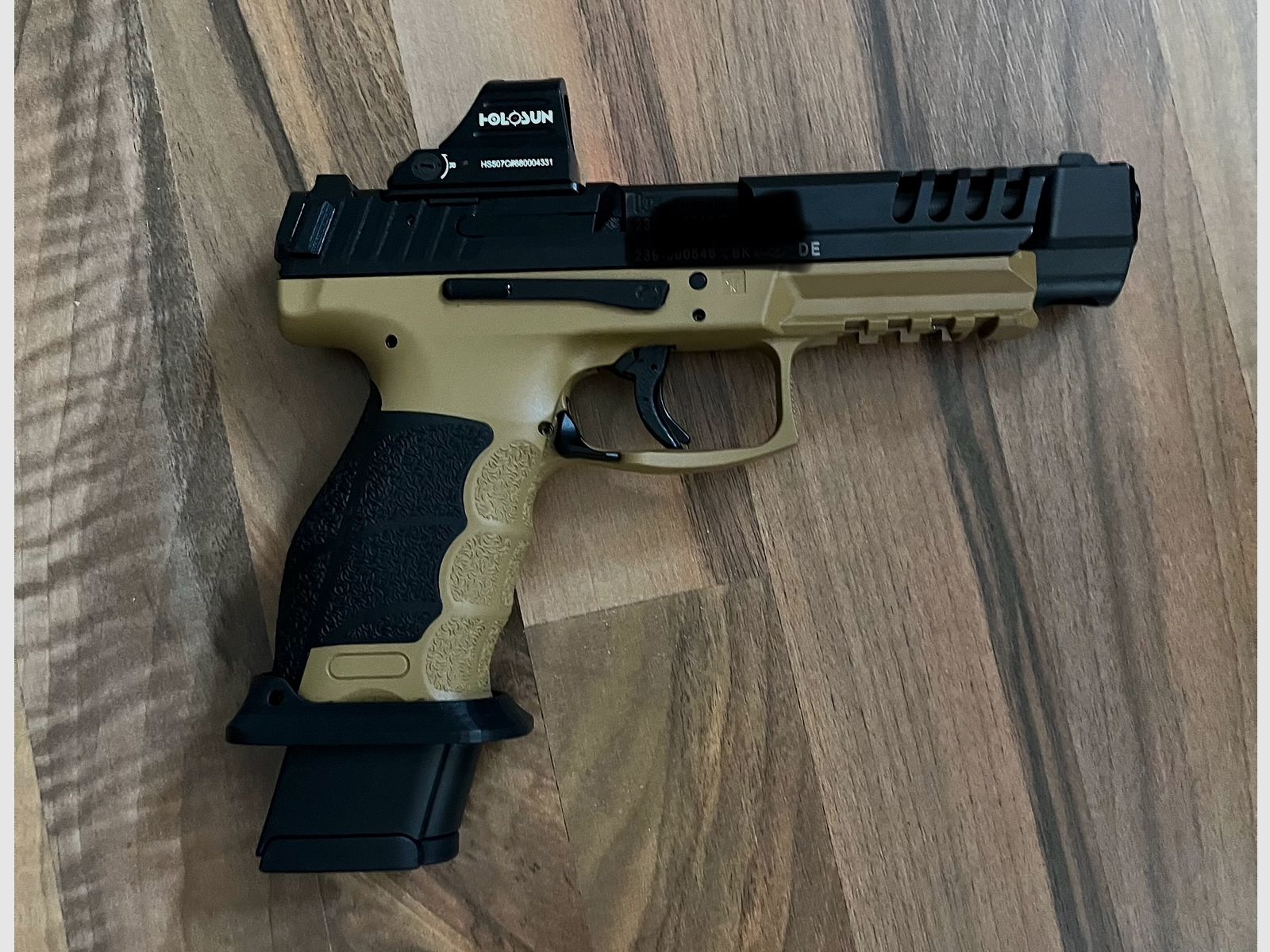 Heckler & Koch HK-Pistole Mod. SFP9 L + Holosun  