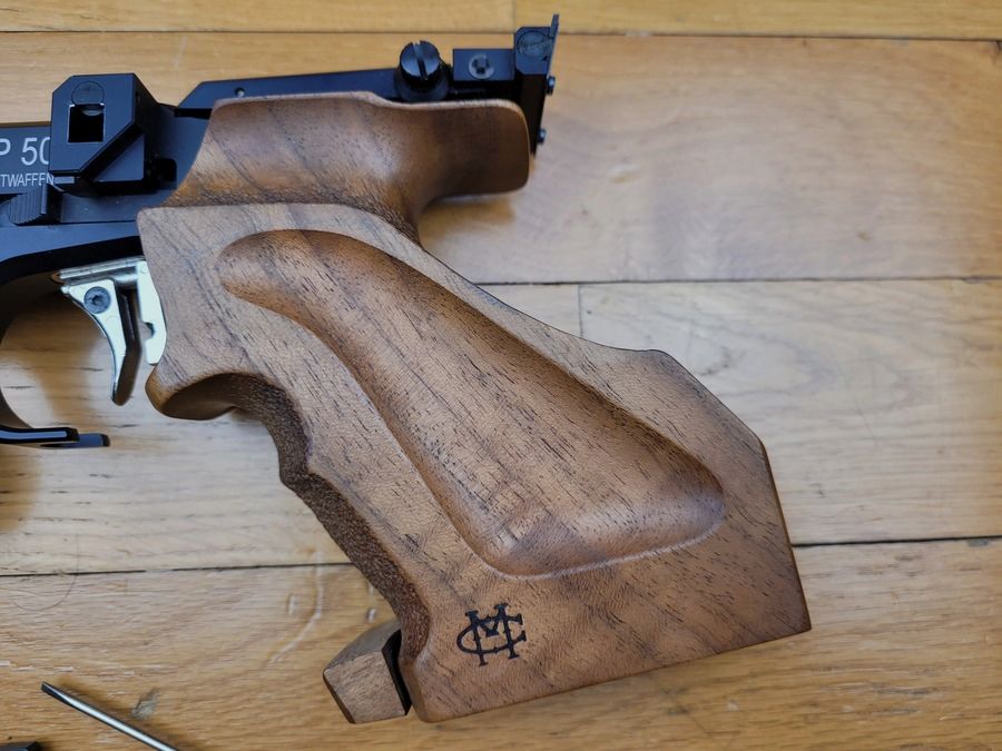 Wettkampfpistole STEYR - Modell LP50 - Kaliber 4,5mm - 5 Schuss - 2 Luftpatronen mit 4 Magazinen TBE, Bild 5 von 24