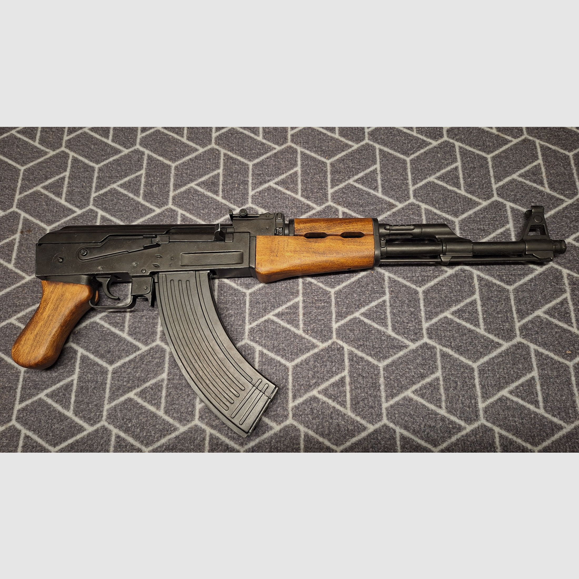 AK47 assault rifle DENIX model