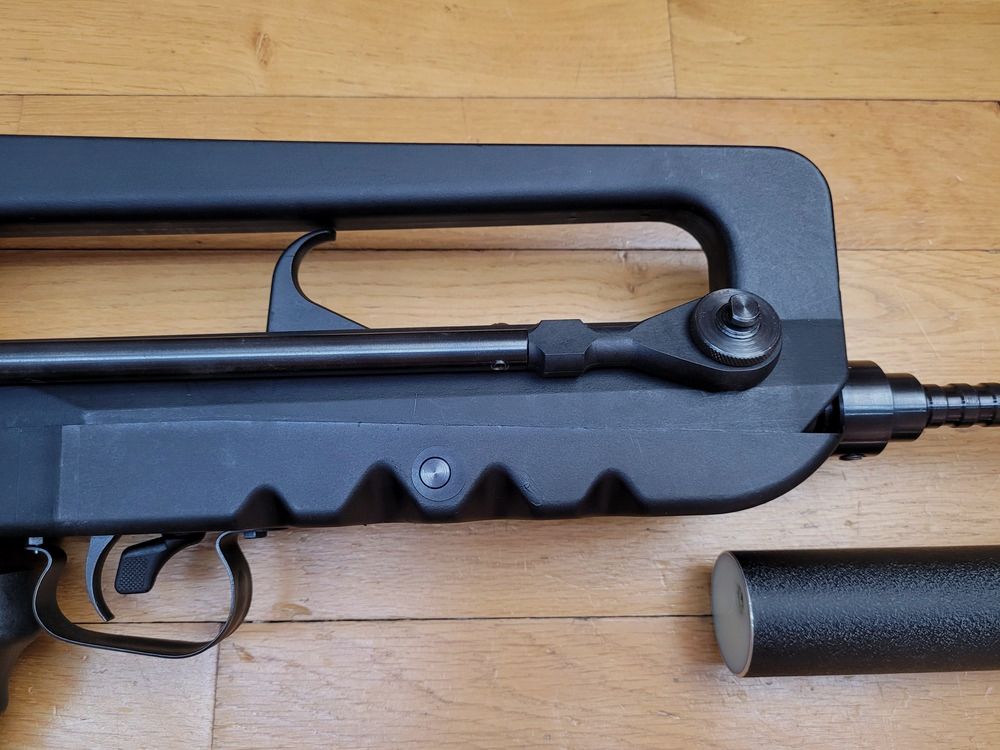 Peu courant Fusil semi-automatique FAMAS F11 – Par Unique à Hendaye – Cal 22 LR – 100% d&rsquo;origine et 100% Made in France- Silencieux Still – Documents – Collector à l&rsquo;état quasi neuf, image 8 sur 26