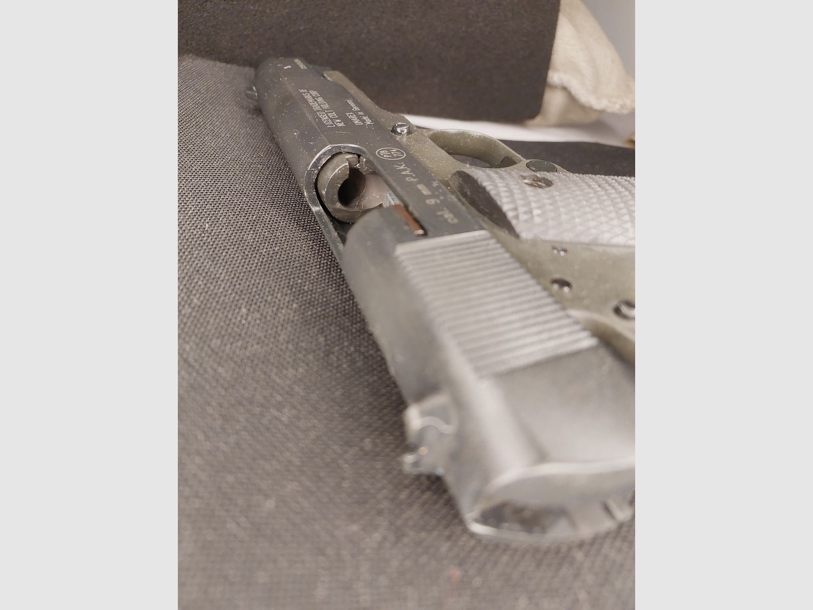 Colt Government 1911 A1 blank firing pistol 9mm P.A.K. (PTB 774) with 3 magazines