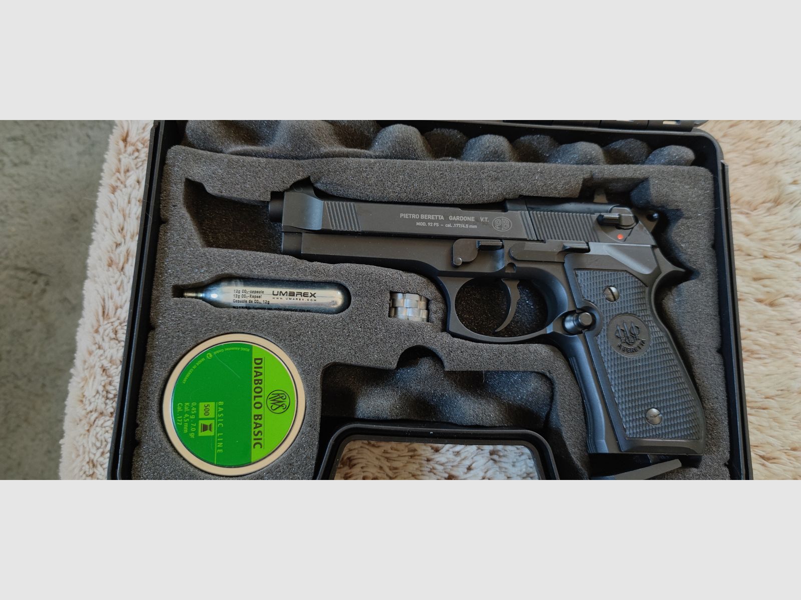 Beretta 92 FS   CO2.  4,5 mm