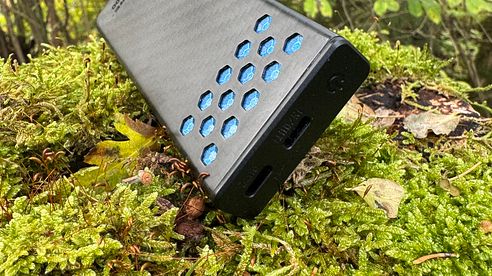 Nitecore Carbo 10000 Gen 2 - Leichte Carbonpowerbank im Test