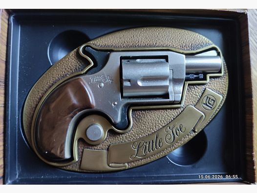 Little Joe 6mm Revolver by Röhm with belt buckle