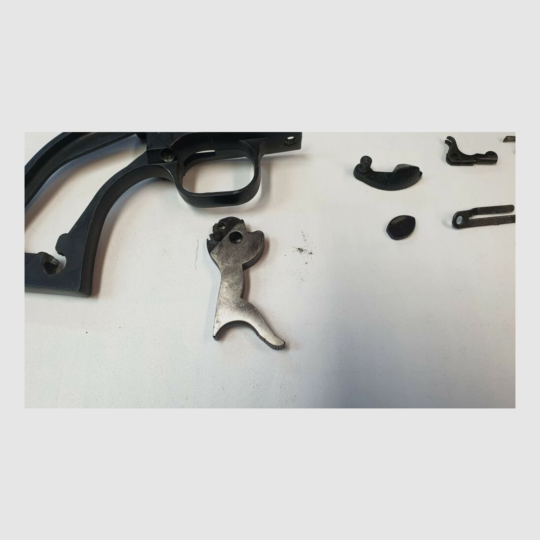 H.Schmidt Ostheim lot de pièces pour revolver Helmuth Schmidt Ostheim Model 21 -.22lr