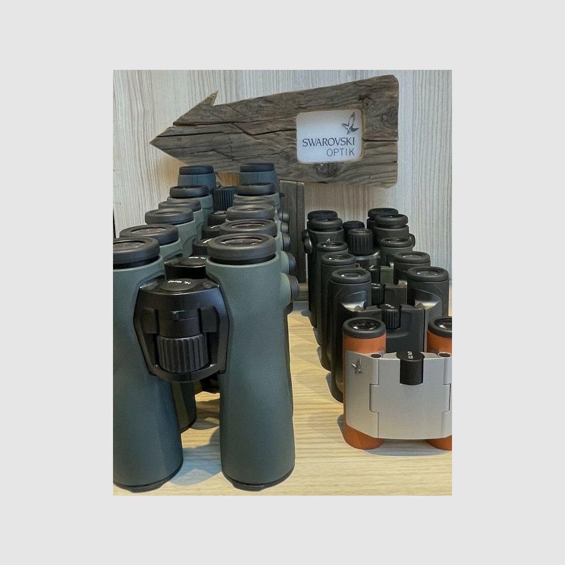 SWAROVSKI OPTIK NL PURE 8x42 - ´EINS MIT DER NATUR´