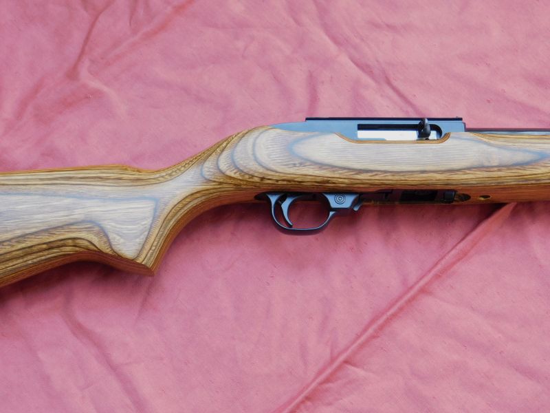 Ruger 10/22 Kal. 22LR Match / Target Selbstladebüchse mit Matchlauf und Schichtholzschaft, neuwertig