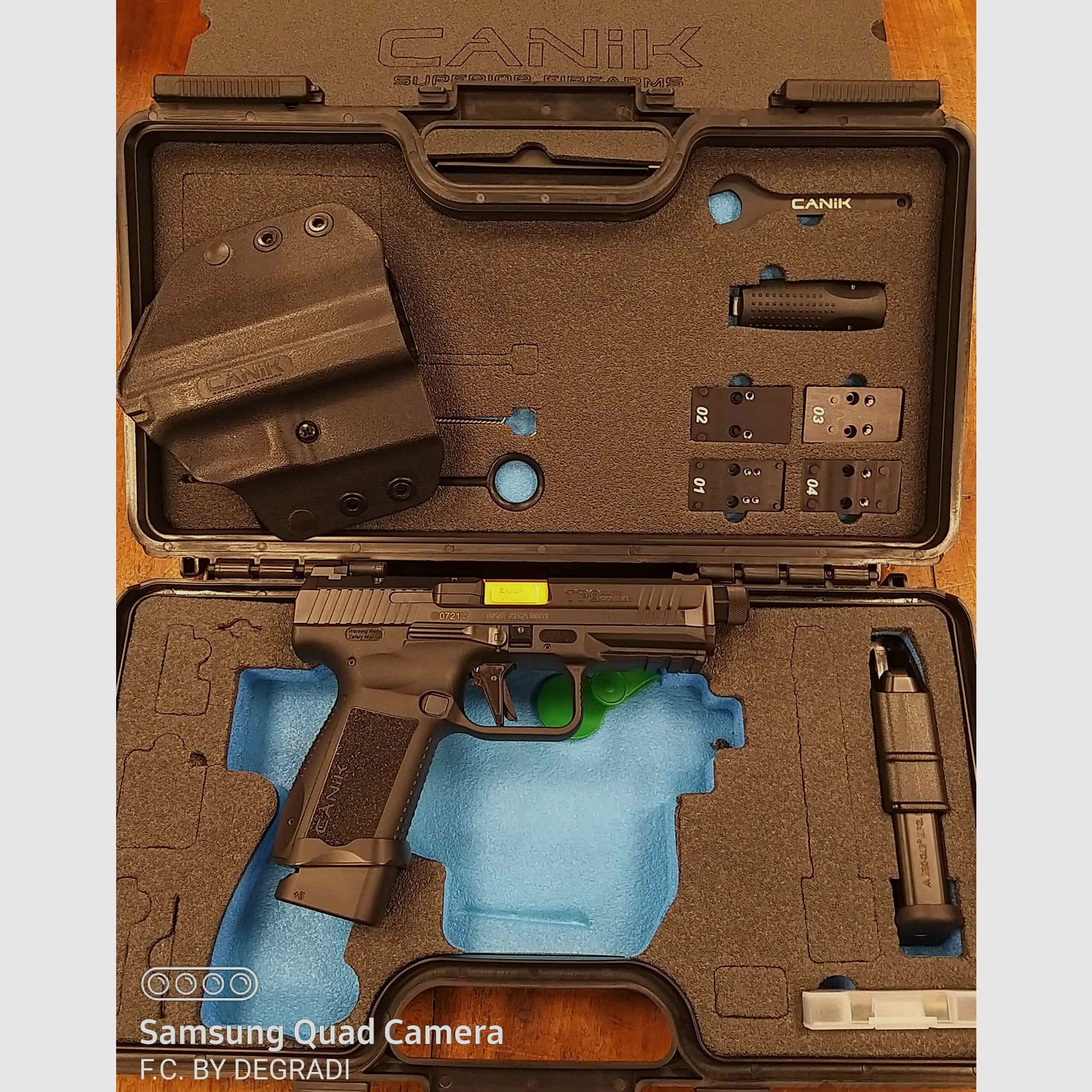 CANIK TP9 ELITE COMBAT GOLD BARREL, immagine 1 di 4