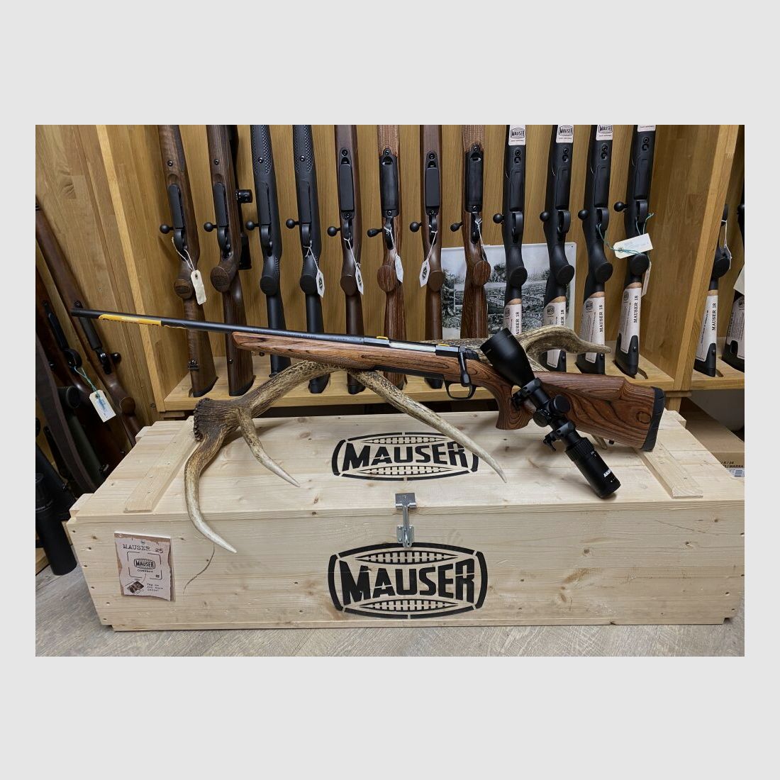 Browning X-Bolt Hunter Eclipse links, mit AKAH 2,5-10x50, ohne Schiene