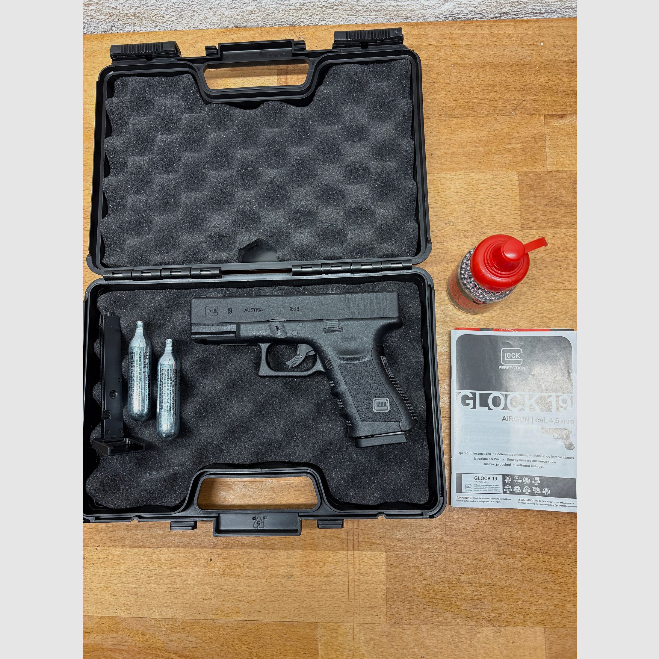 GLOCK 19 - 4,5 mm (.177) BB, CO² <3,0 J