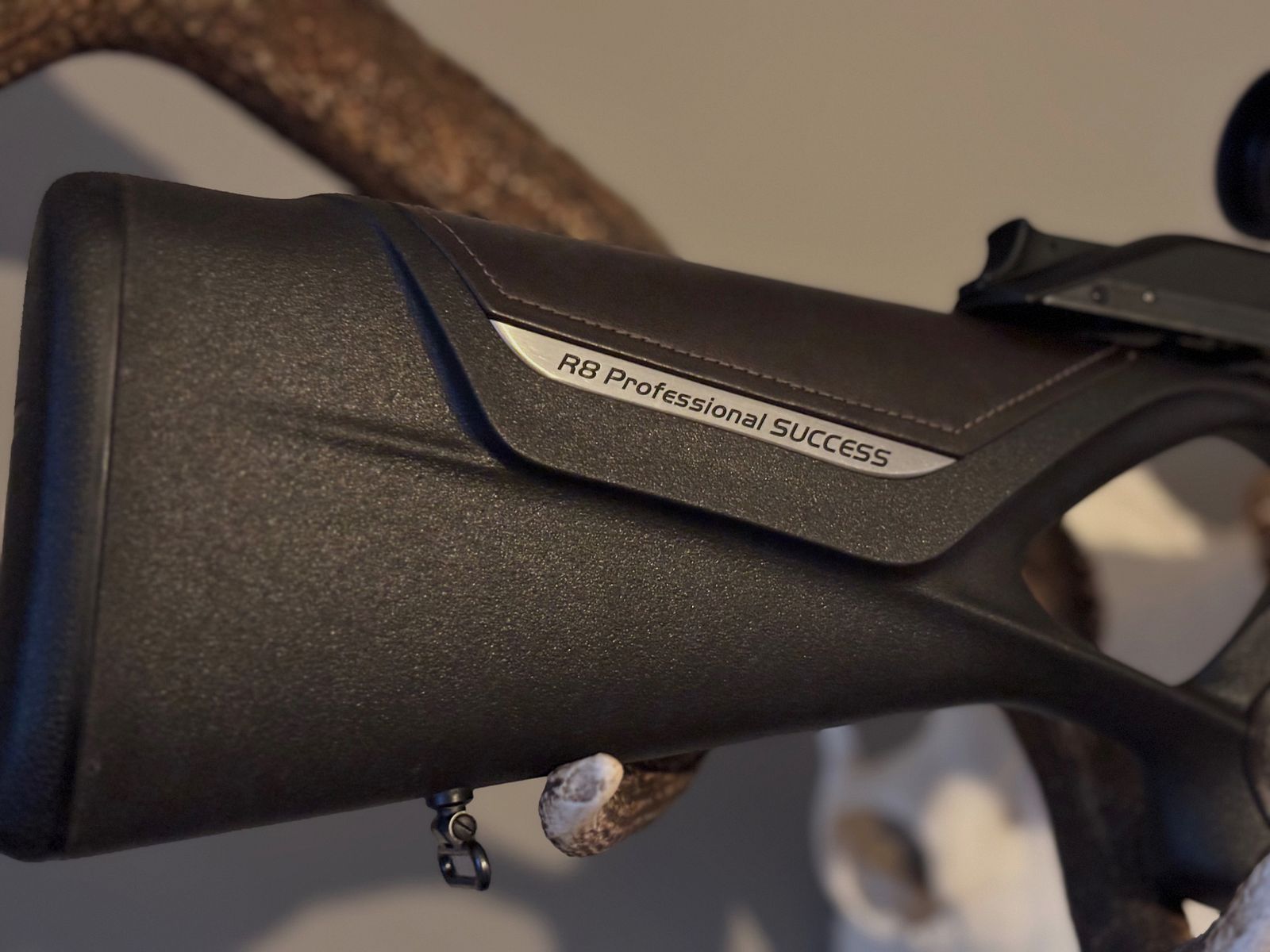 Blaser R8 leren kolf / linkshandig in kaliber 30/06