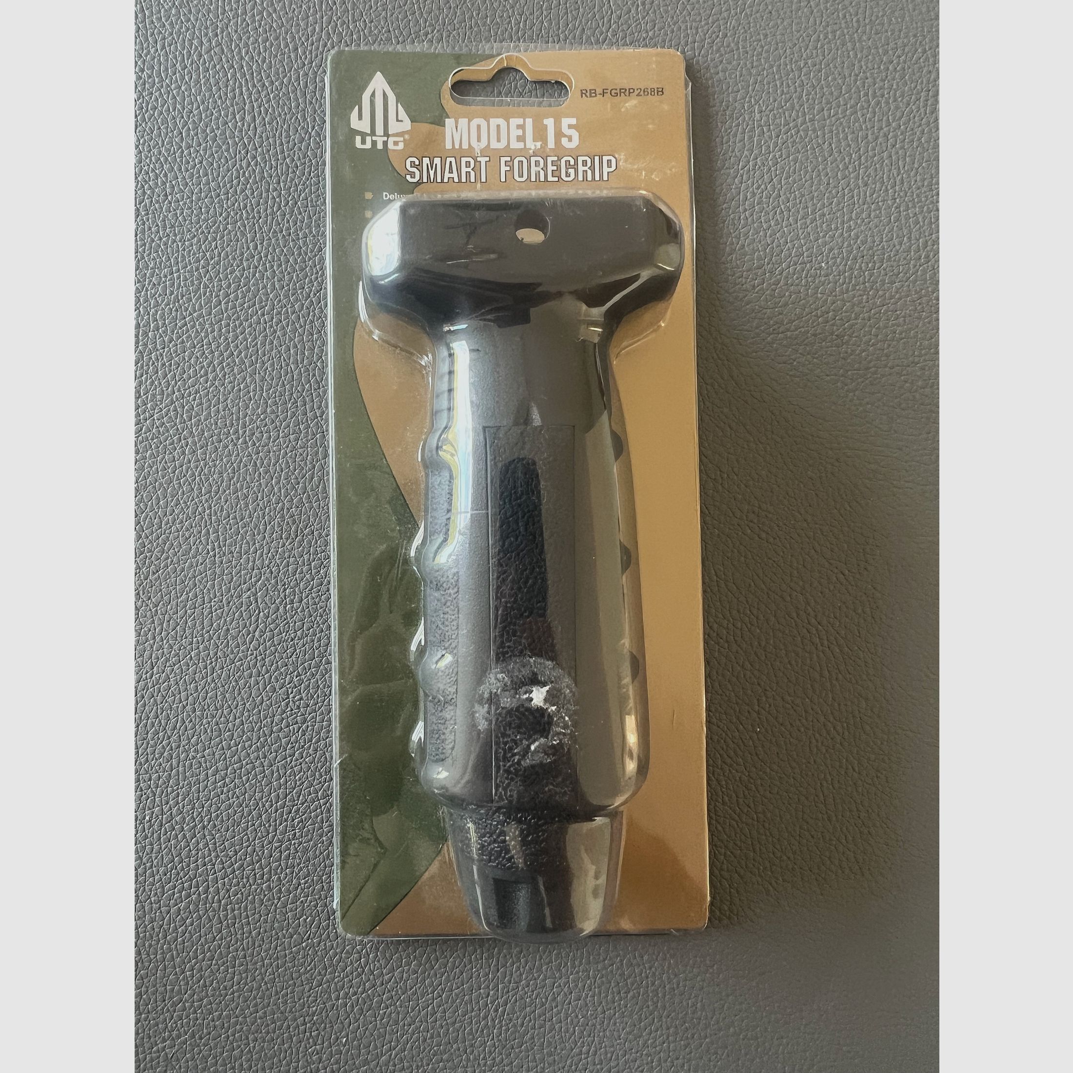 UTG Model 15 Smart Foregrip RB-FGRP268B – New in original packaging