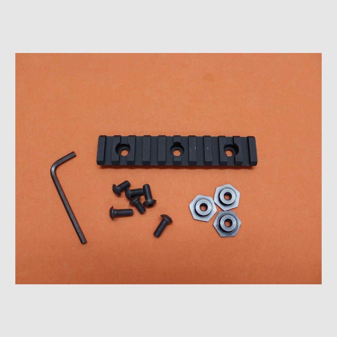 Midwest Industries AR-15: Picatinny Bolt On Handguard Rail 4" Midwest (MCTAR-03) Aluminum Black/ Picatinnyschiene