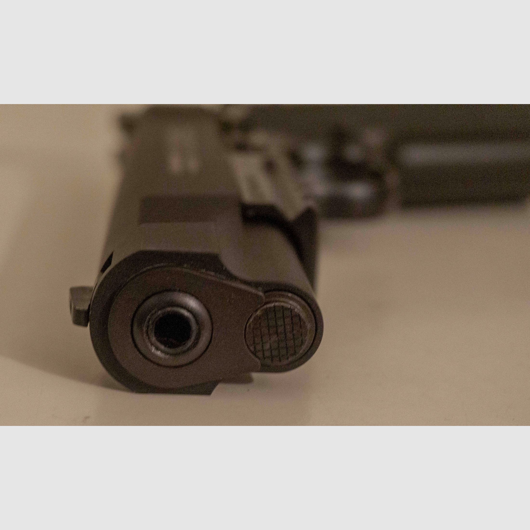 Pistole Colt 1911 Rail Gun Government Modell 22lfB