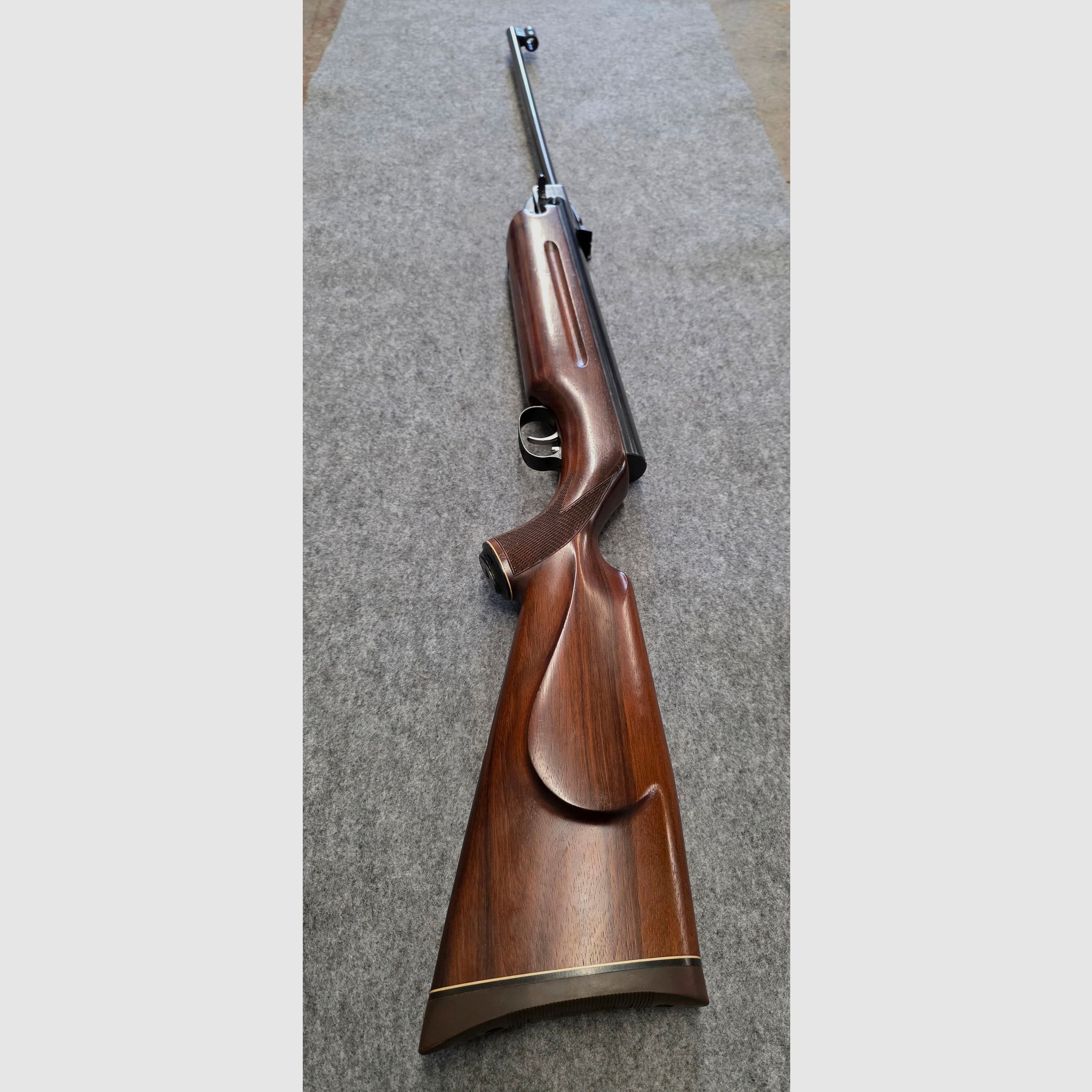 Mit seltenem Luxusschaft Weihrauch HW 35 von 1968 ohne F-Zeichen Knicklauf Luftgewehr Kaliber 4,5 mm HW35