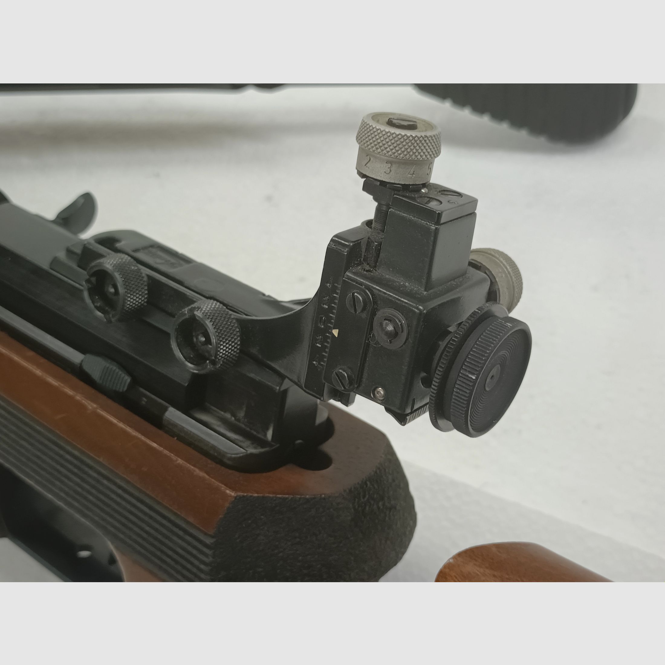 ANSCHÜTZ 2001 SuperAir __ Kal.4,5mm (.177) Diabolo __ Match Luftgewehr, Bild 2 von 11